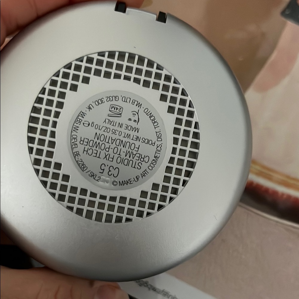MAC Studio Fix Tech Cream-to-Powder Foundation - Picture 2 of 3
